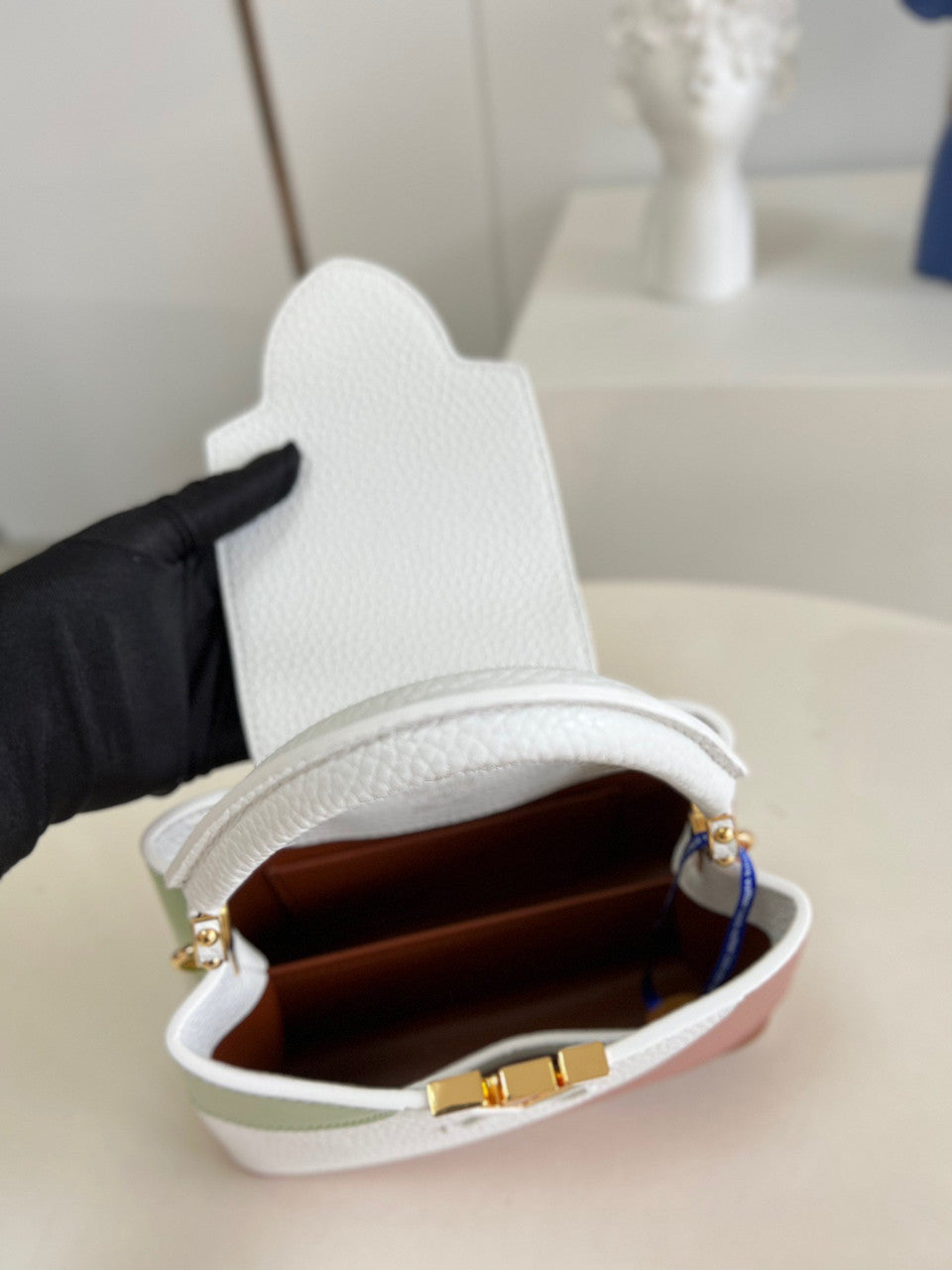 Louis Vuitton M59864 CAPUCINES MINI BAG