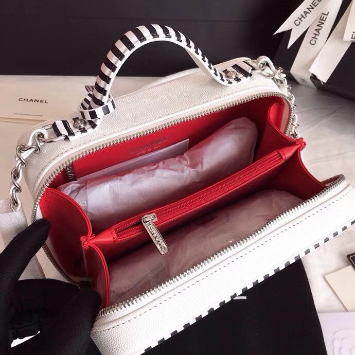 Chanel Vanity Case A93343