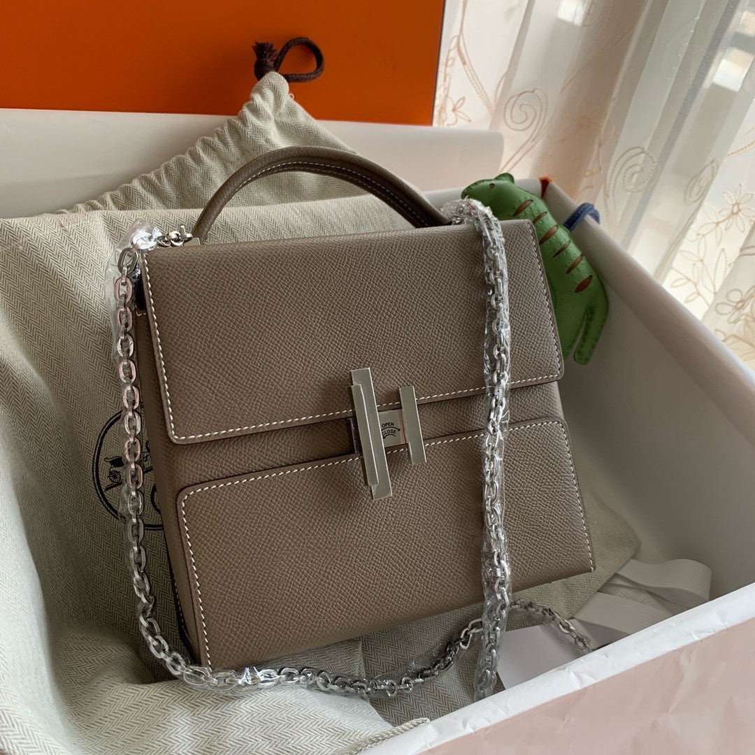 Hermes Cinhetic bag Etoupe