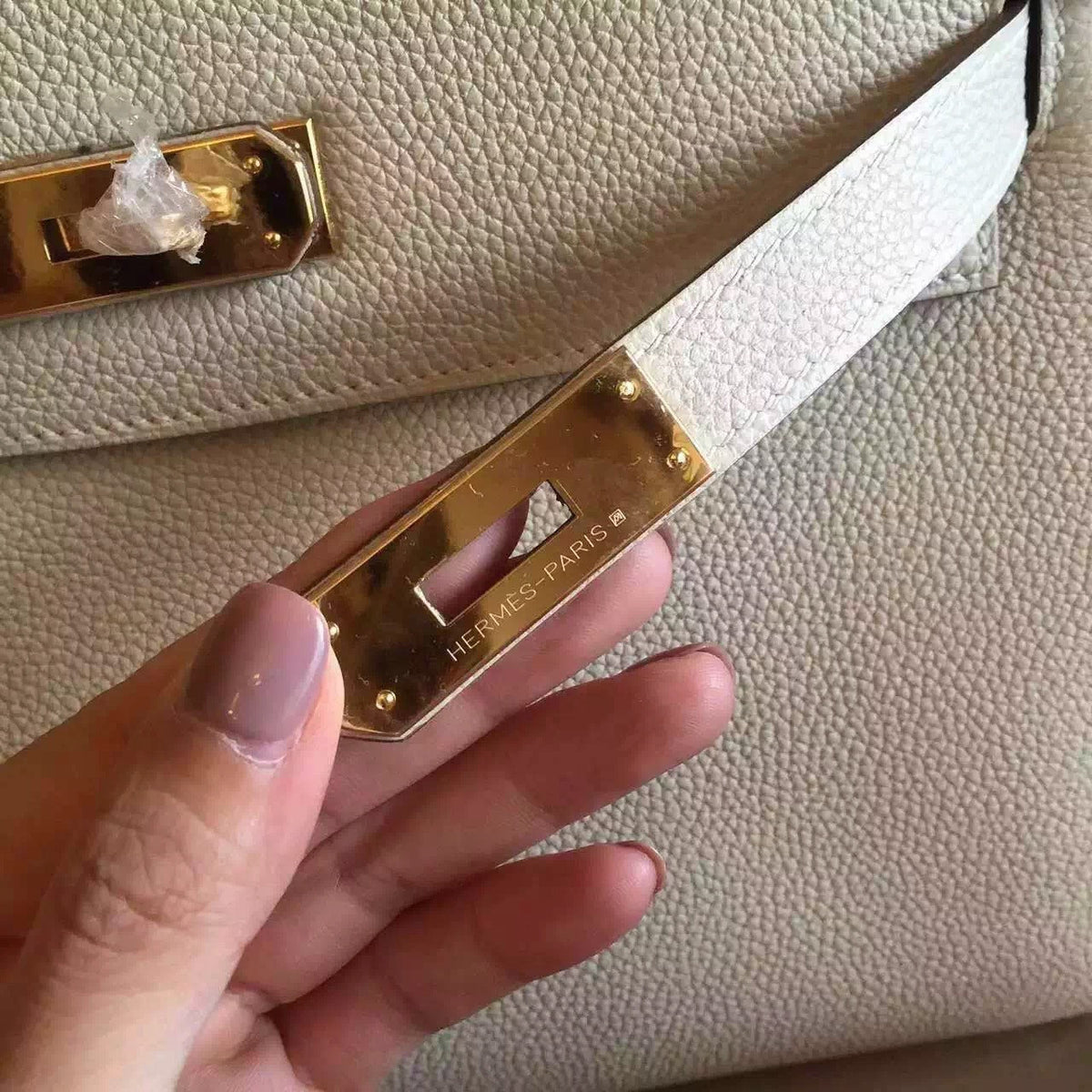 Hermes Cream Kelly 28 cm Togo Gold Hardware