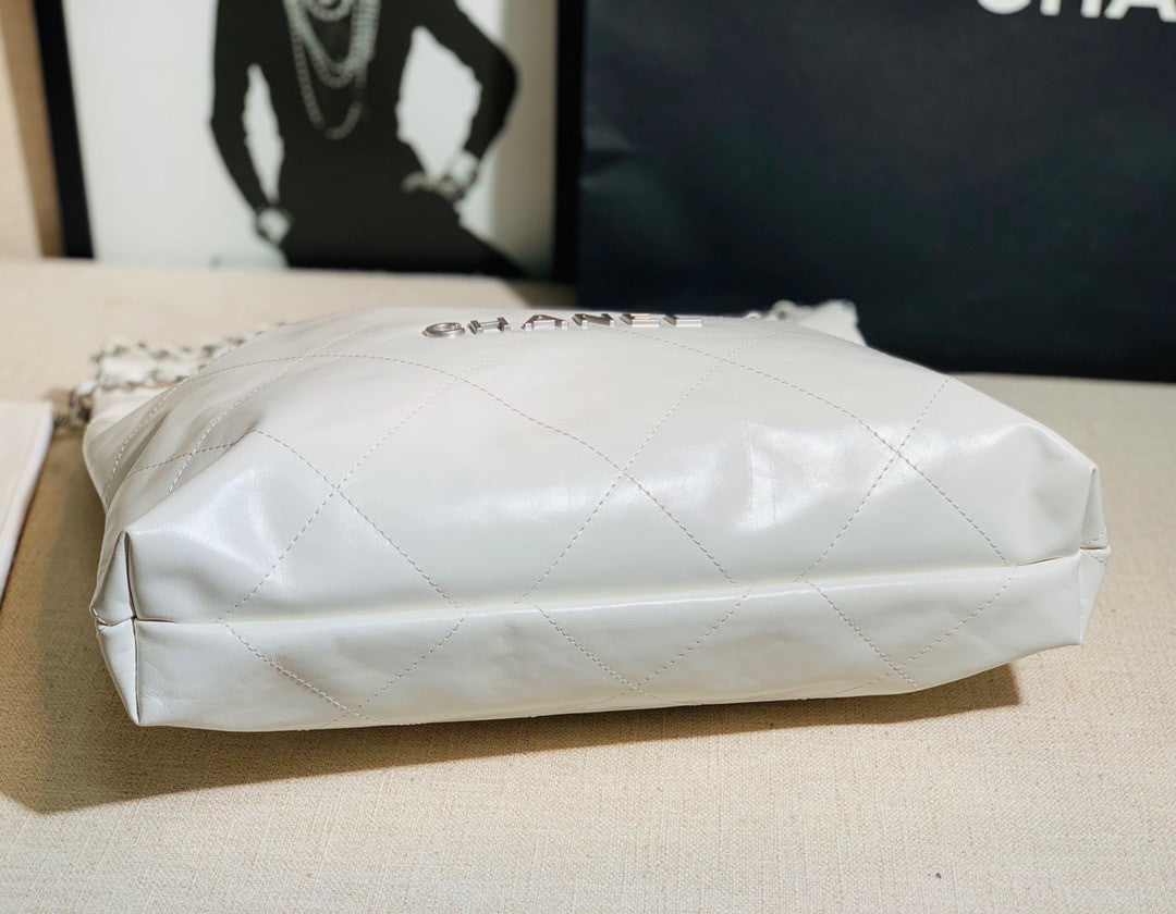CHANEL 22 SMALL HANDBAG SILVER LOGO WHITE CALF