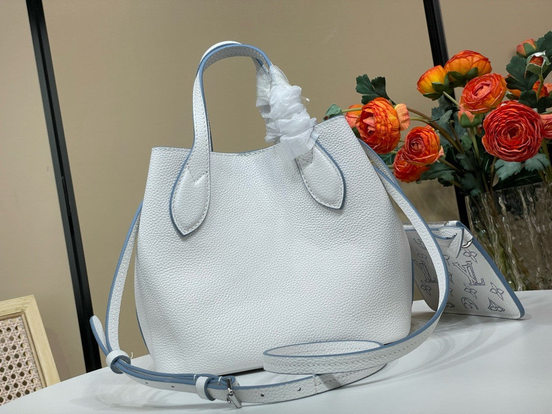Louis Vuitton M11734 Blossom PM