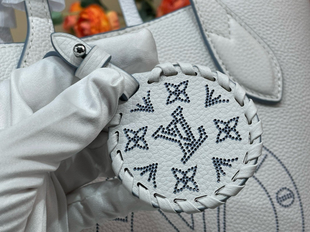 Louis Vuitton M11734 Blossom PM