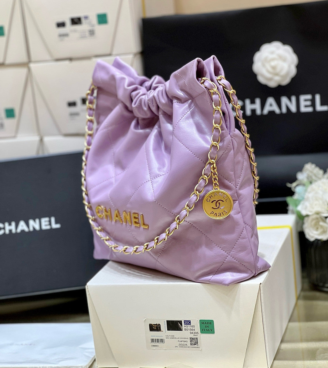 CHANEL 22 SMALL HANDBAG GOLD LOGO IN PURPLE