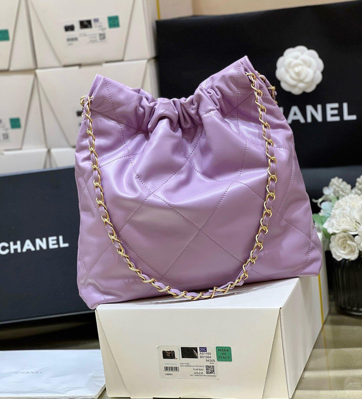 CHANEL 22 SMALL HANDBAG GOLD LOGO IN PURPLE