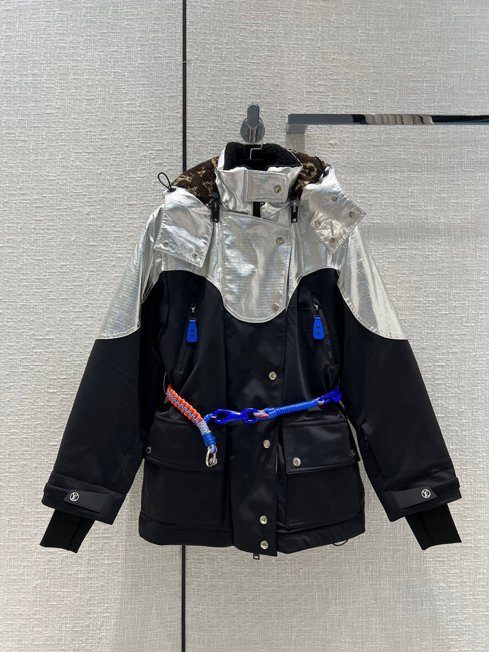 Louis Vuitton 1A9KZ9 ELECTRIC ACCENT SKI JACKET BLACK