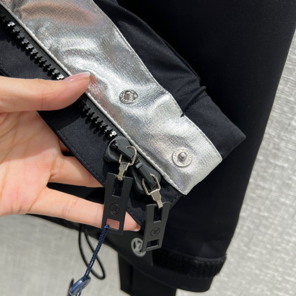 Louis Vuitton 1A9KZ9 ELECTRIC ACCENT SKI JACKET BLACK