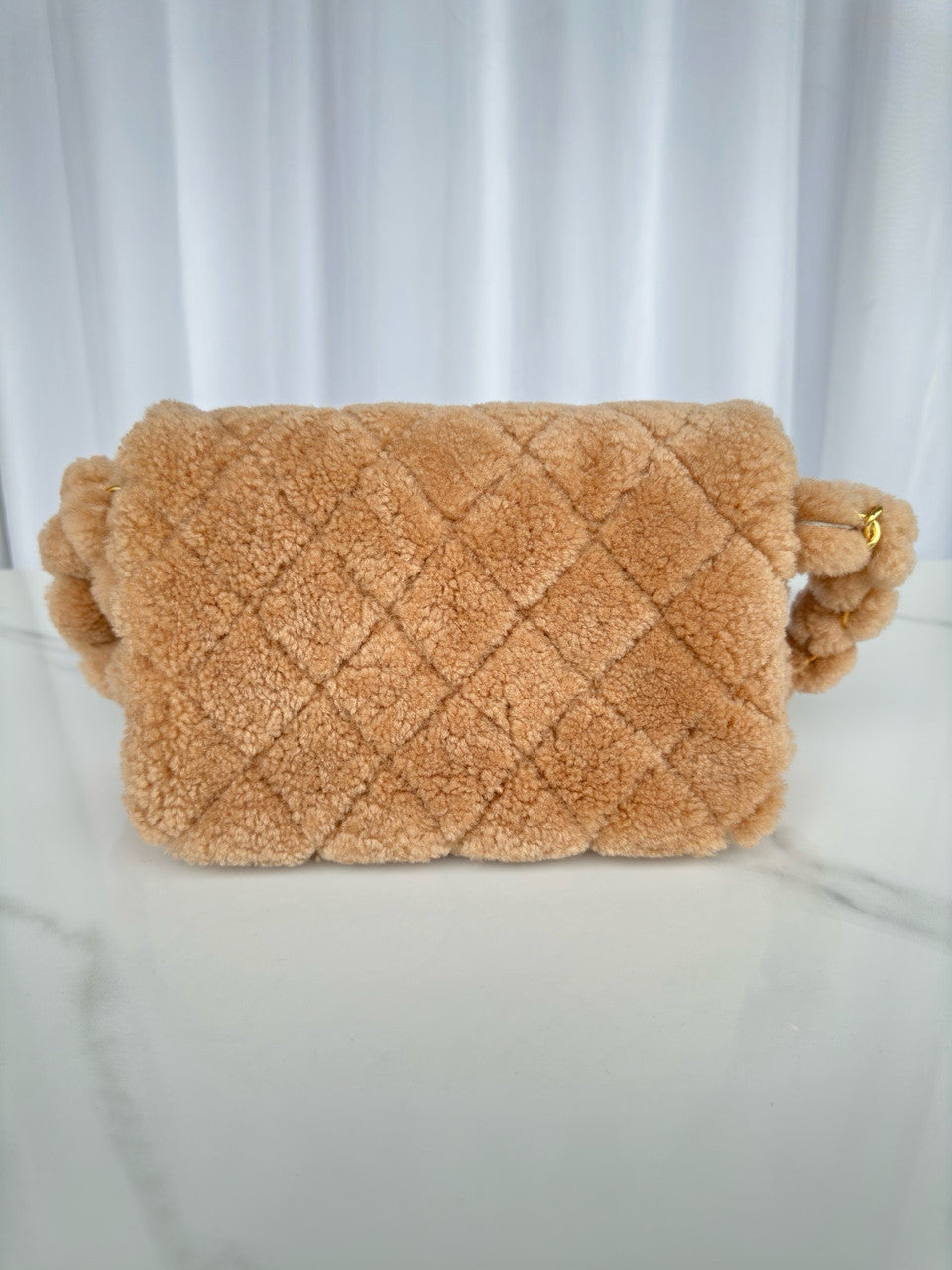 CHANEL FALL-WINTER 2024/25   SMALL FLAP BAG   Shearling Lambskin Chanel