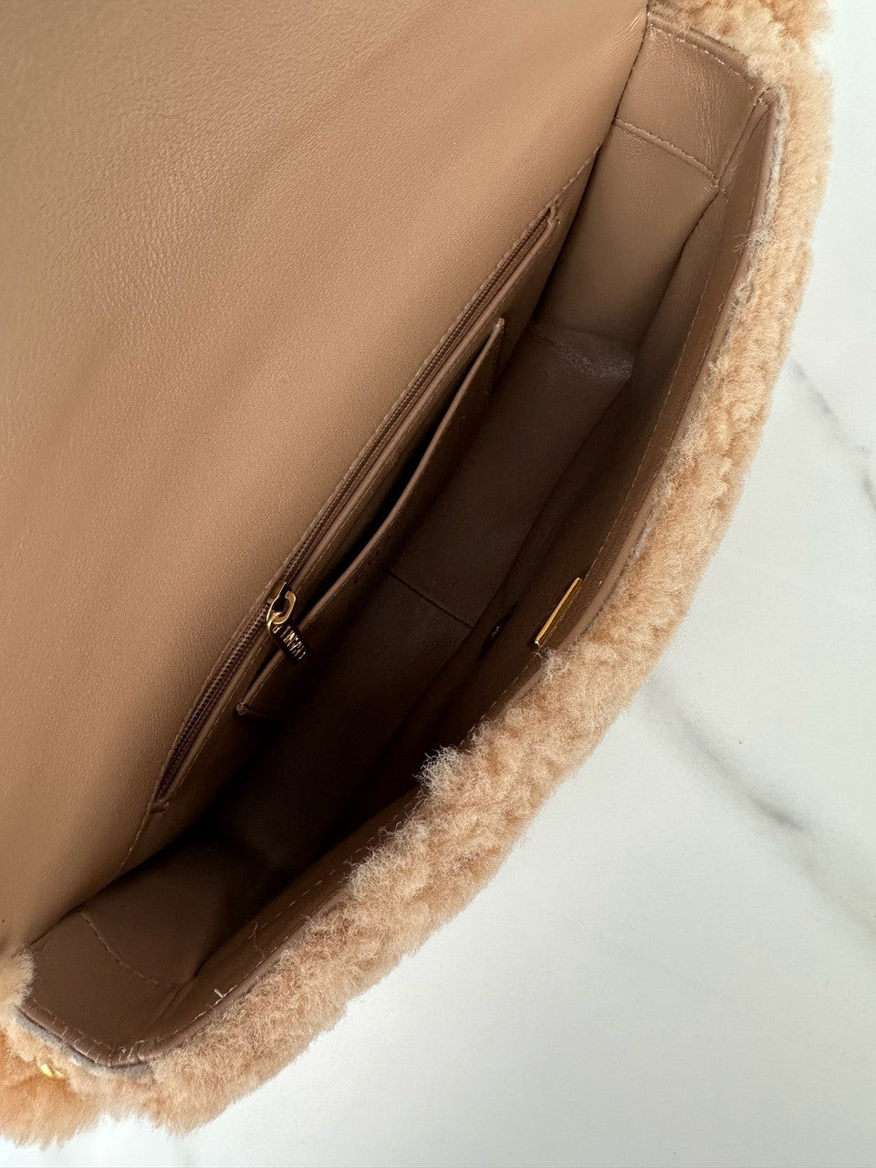 CHANEL FALL-WINTER 2024/25   SMALL FLAP BAG   Shearling Lambskin Chanel