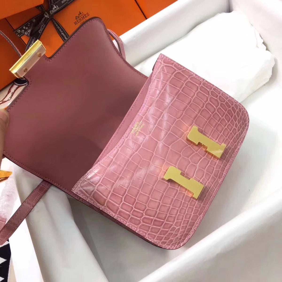 Hermes 1Q Rose Confetti Constance 23 Shiny Niloticus Crocodile