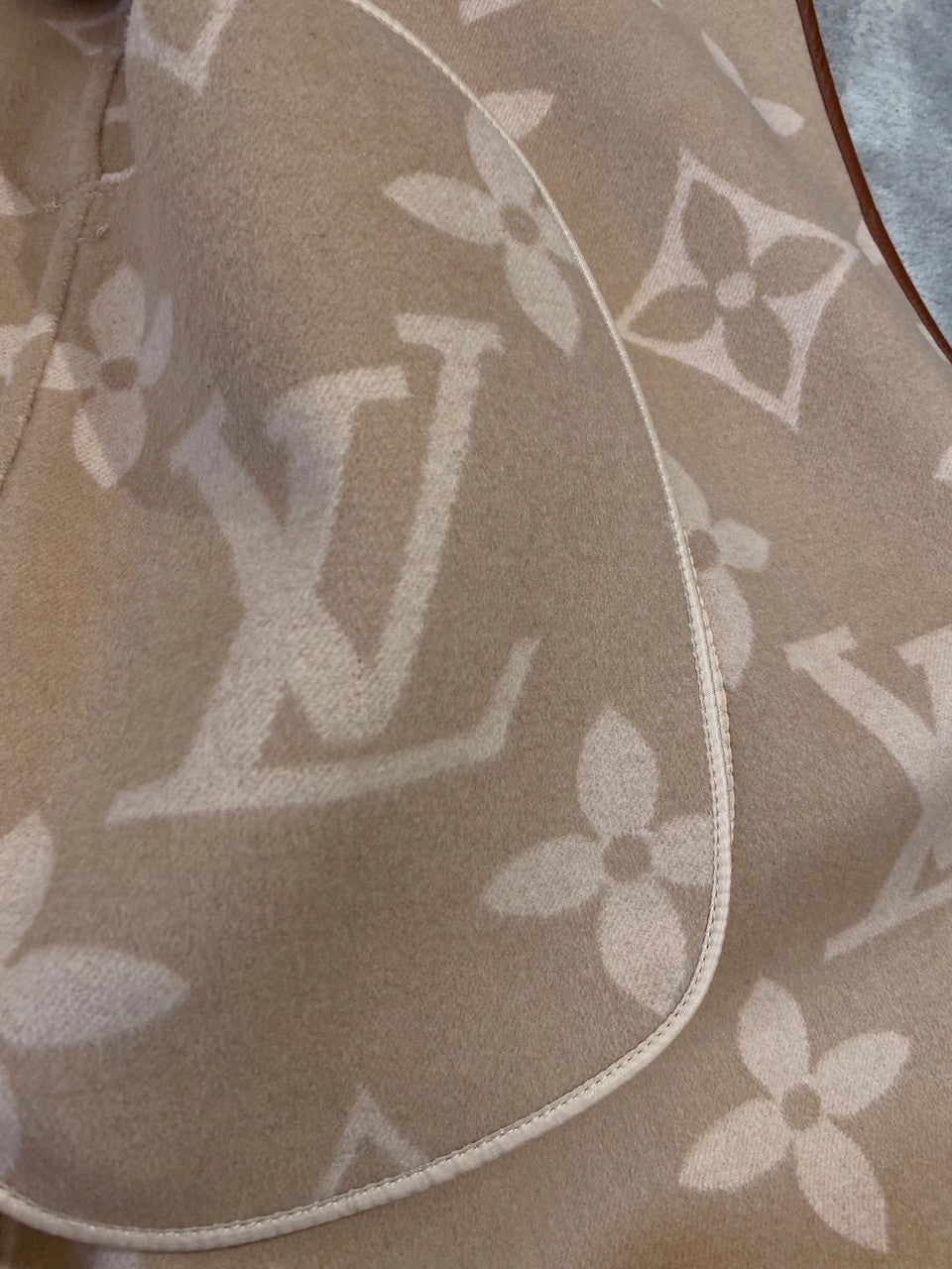 Louis Vuitton GIANT MONOGRAM JACQUARD WRAP COAT IN CAMEL