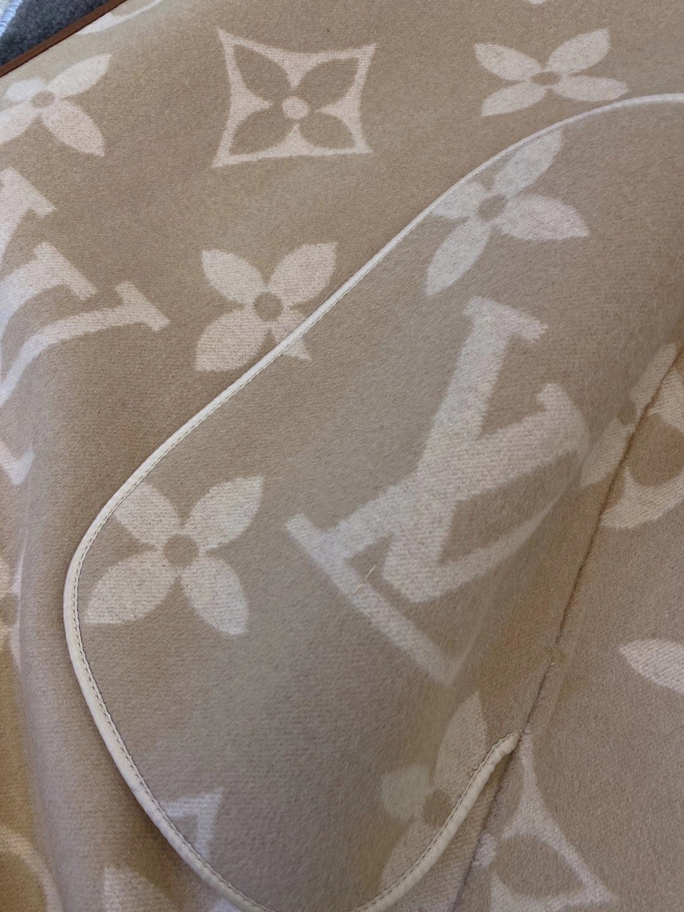 Louis Vuitton GIANT MONOGRAM JACQUARD WRAP COAT IN CAMEL