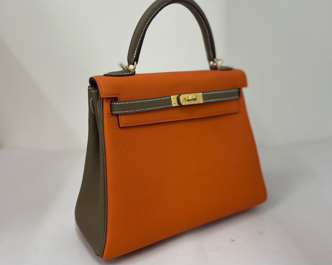 Hermès Special Order Orange/ Etoupe Kelly 25 Togo Leather Gold Hardware