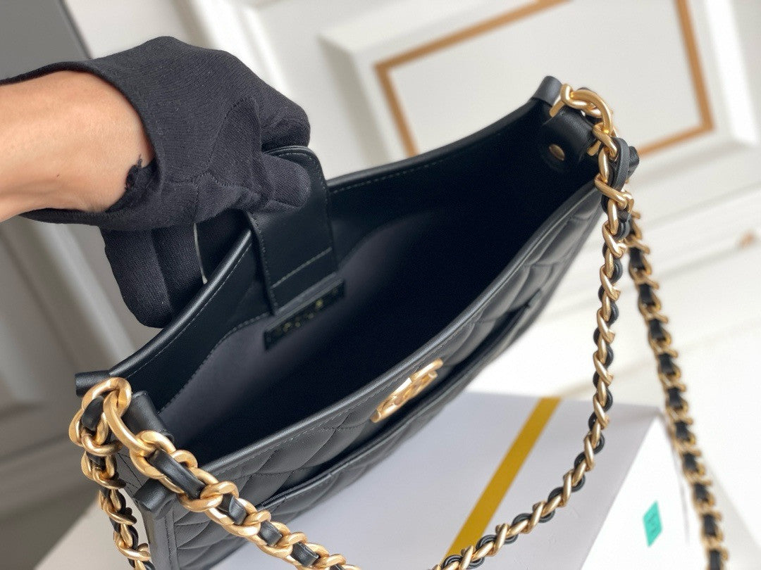 Chanel HOBO HANDBAG 2024