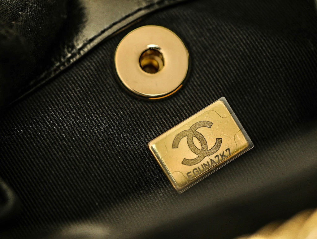 CHANEL 22C Black Crinkled Calfskin Duma Backpack
