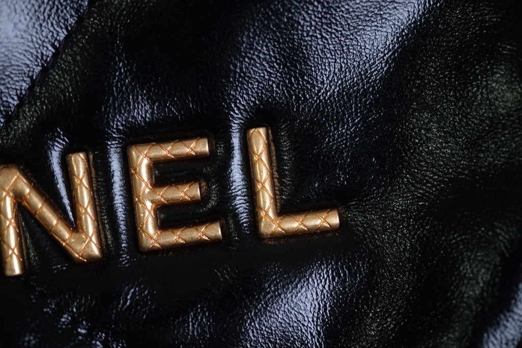 CHANEL 22 MINI HANDBAG GOLD LOGO BLACK SS2023 BLACK