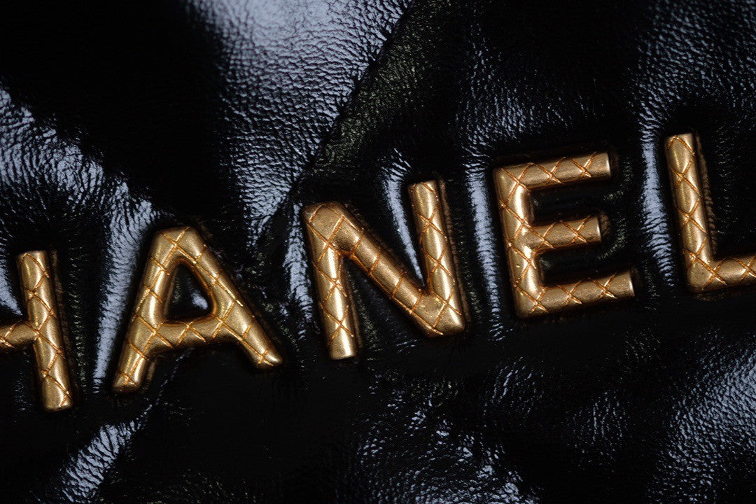 CHANEL 22 MINI HANDBAG GOLD LOGO BLACK SS2023 BLACK