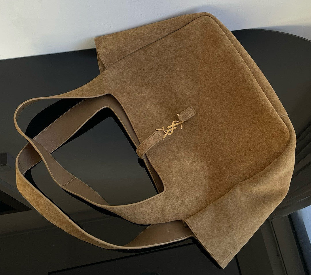 Saint Laurent LE 5 À 7 BEA IN SUEDE