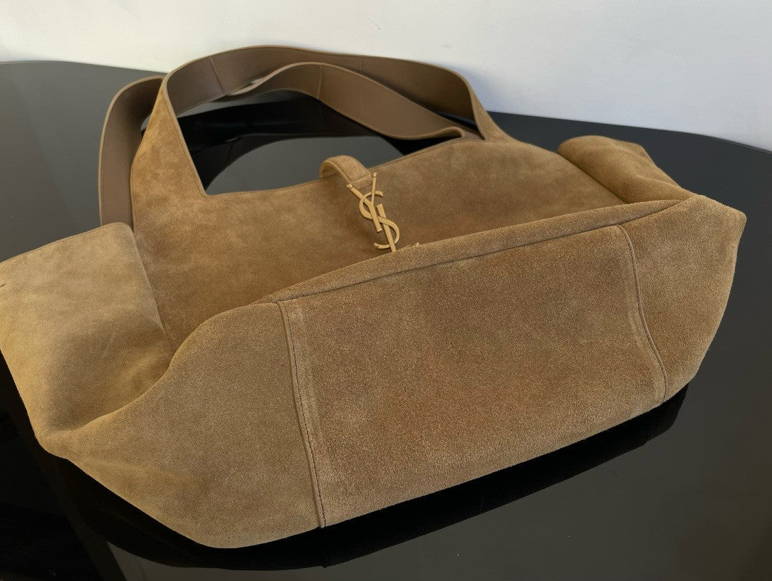 Saint Laurent LE 5 À 7 BEA IN SUEDE