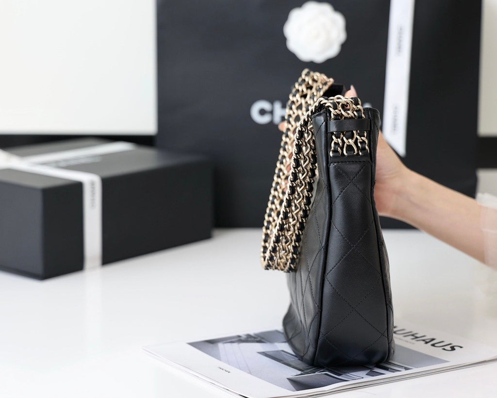 Chanel HOBO HANDBAG 2022