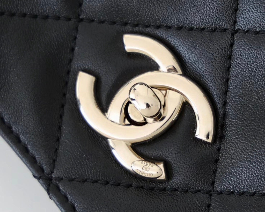 Chanel HOBO HANDBAG 2022