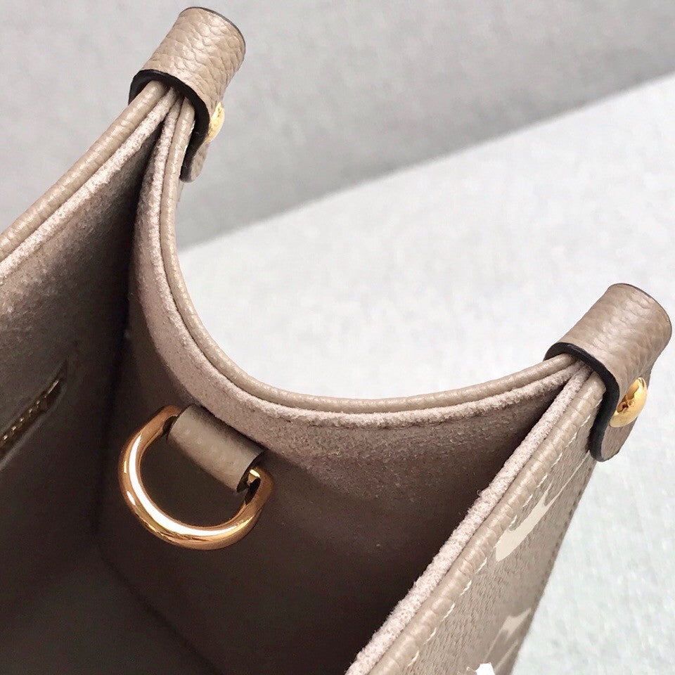 Louis Vuitton M45779 ONTHEGO PM