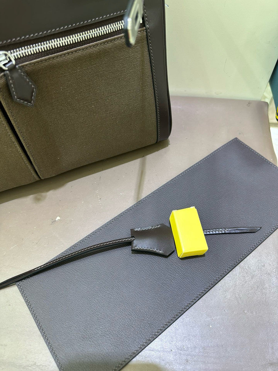 Hermès Kelly 35 Lakis Box/Canvas PHW
