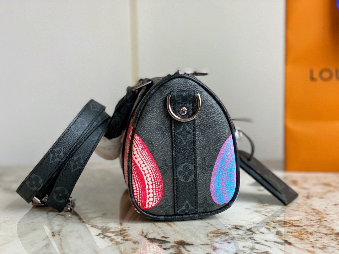 Louis Vuitton M46437 LV x YK Keepall 25