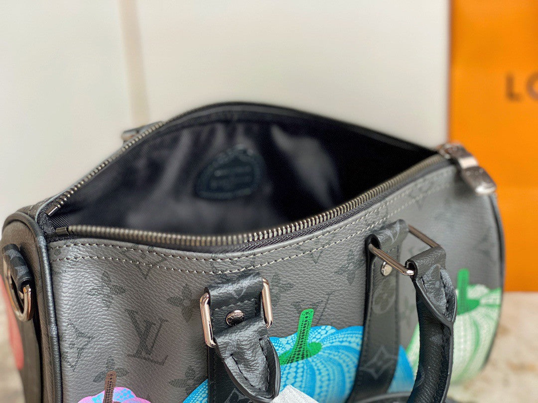 Louis Vuitton M46437 LV x YK Keepall 25