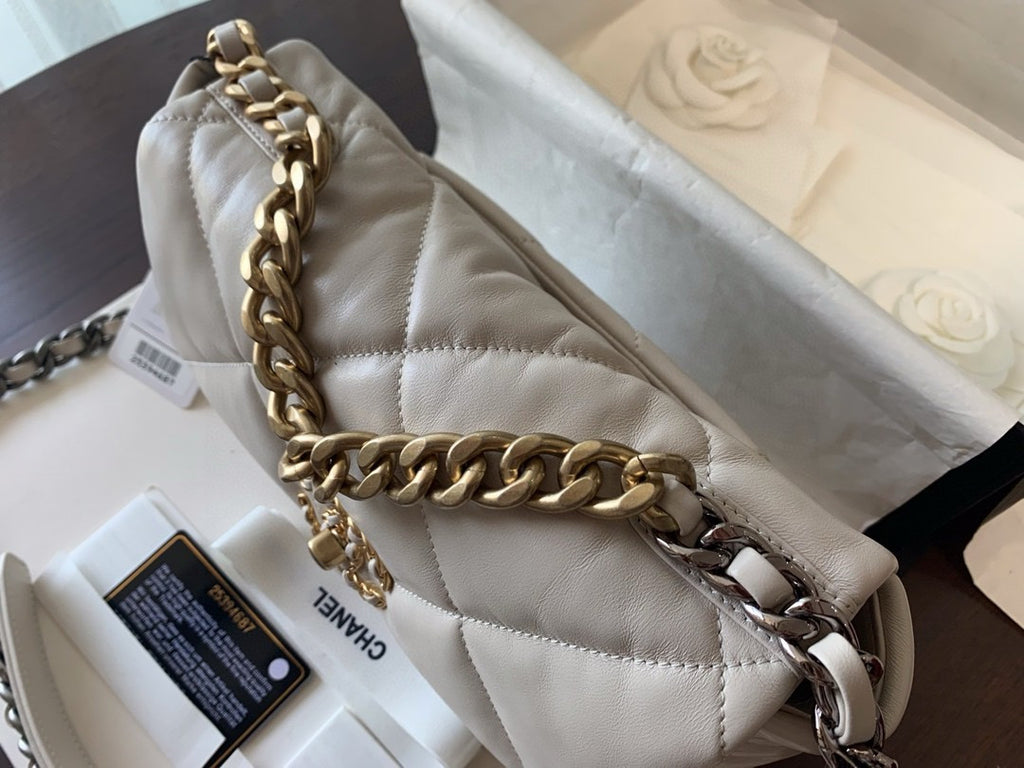 CHANEL 19 White Flap Bag