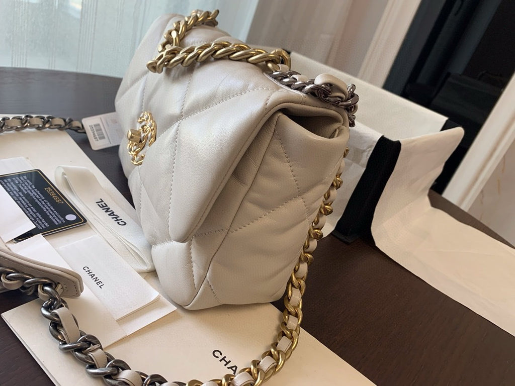 CHANEL 19 White Flap Bag