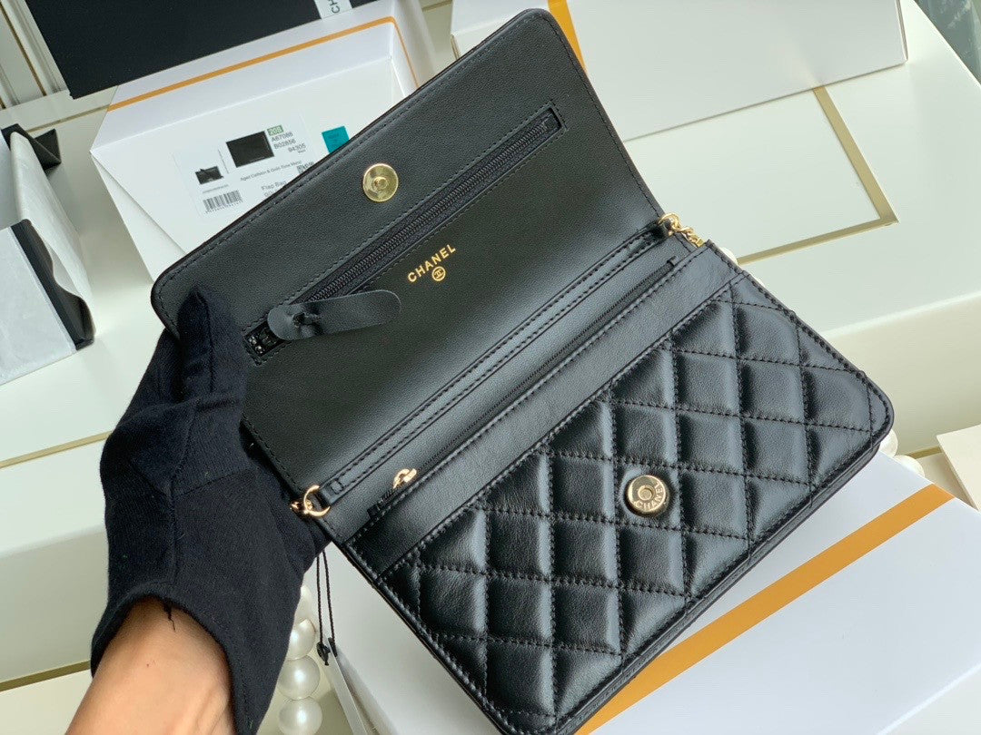 Chanel Clutch With Pearl Chain Black