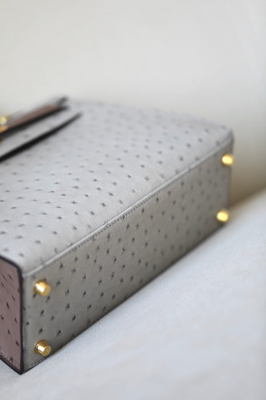 Hermès Special Order Kelly 25 Gris Perle /Etoupe Ostrich With Gold Hardware