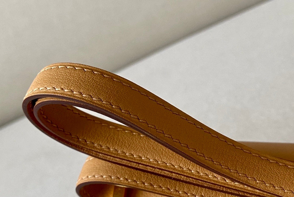 Hermes 4B Biscuit Constance 19cm Epsom Gold Hardware