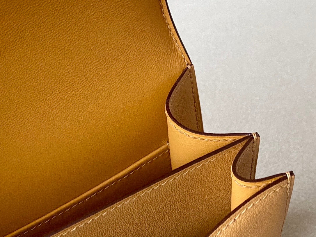 Hermes 4B Biscuit Constance 19cm Epsom Gold Hardware