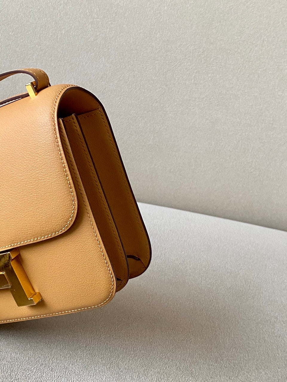 Hermes 4B Biscuit Constance 19cm Epsom Gold Hardware