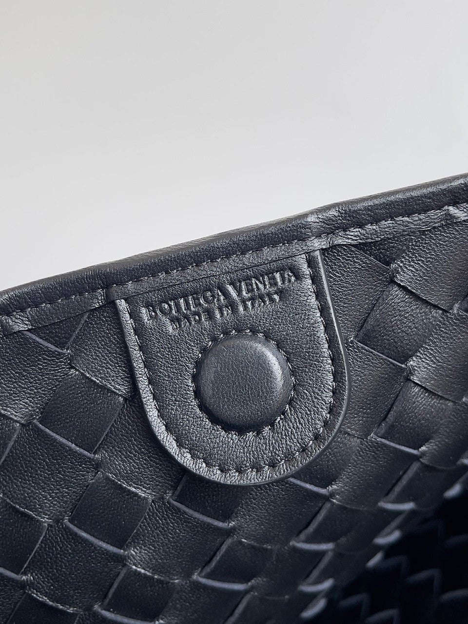 Bottega Veneta Medium Sardine