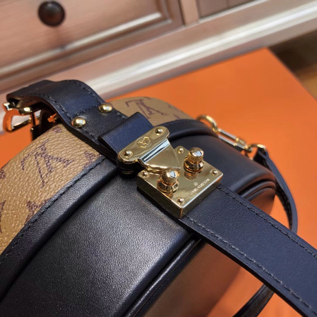 Louis Vuitton PETITE BOITE CHAPEAU M43510