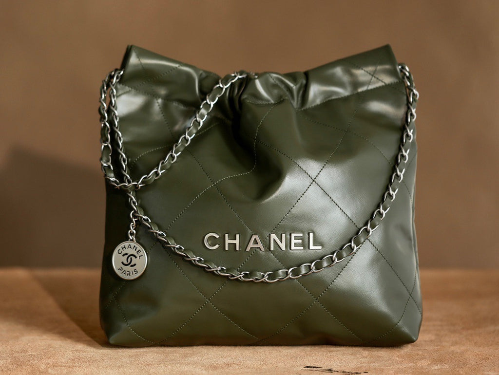 CHANEL 22 HANDBAG Olive Medium SS 2023