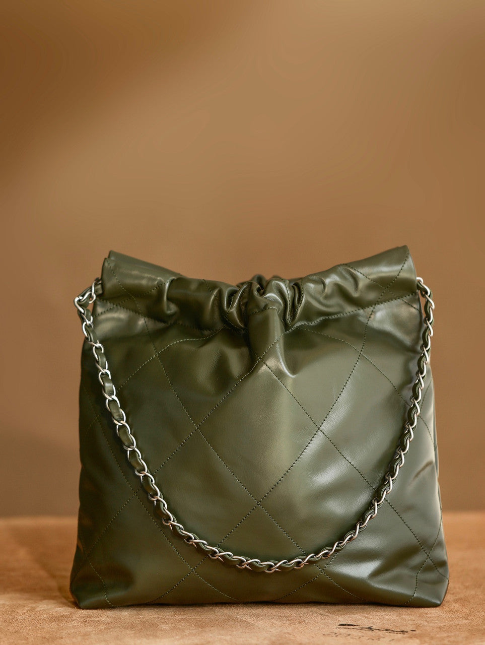 CHANEL 22 HANDBAG Olive Medium SS 2023