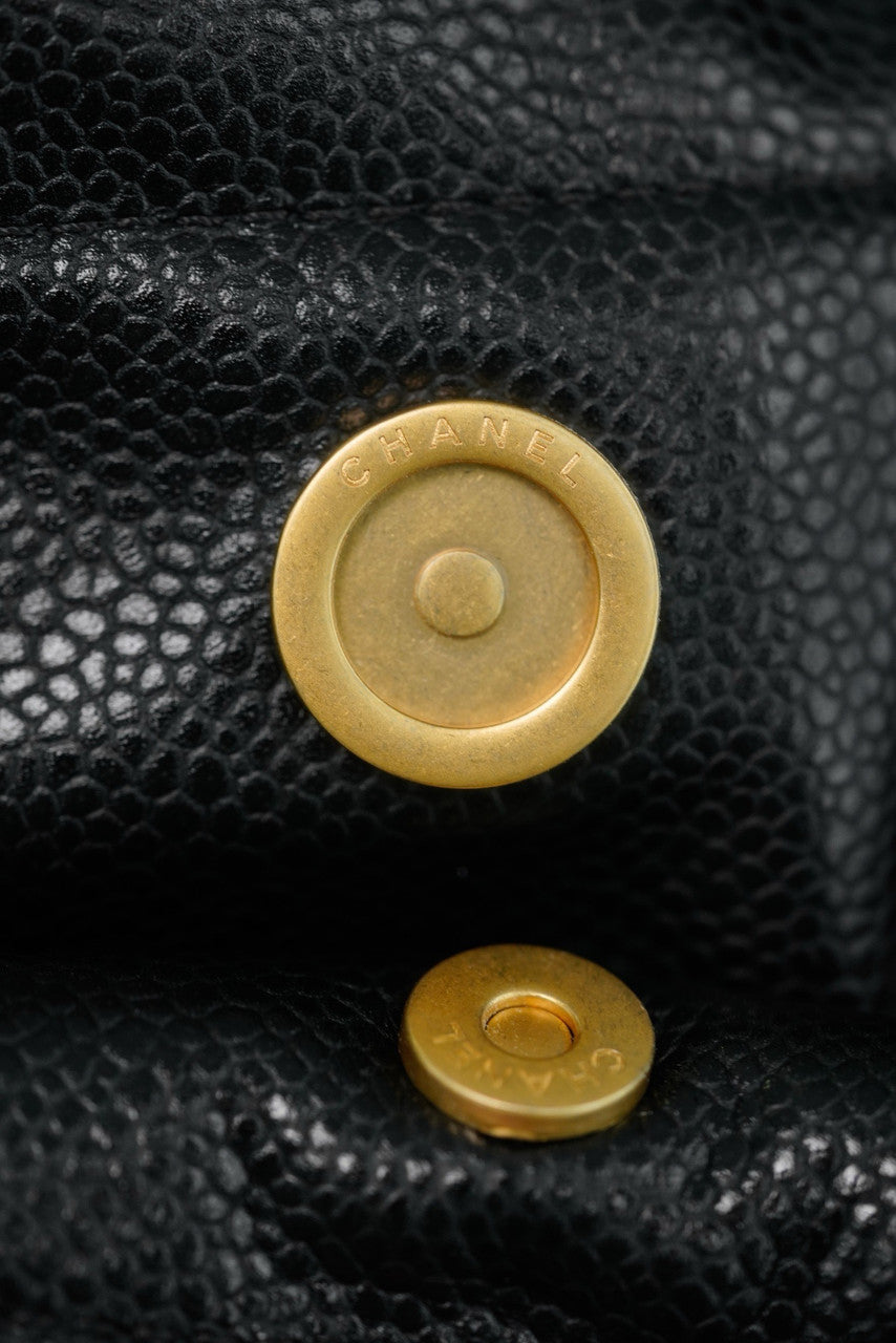 CHANEL 22 HANDBAG Caviar Black with Gold Hardware Medium SS 2024