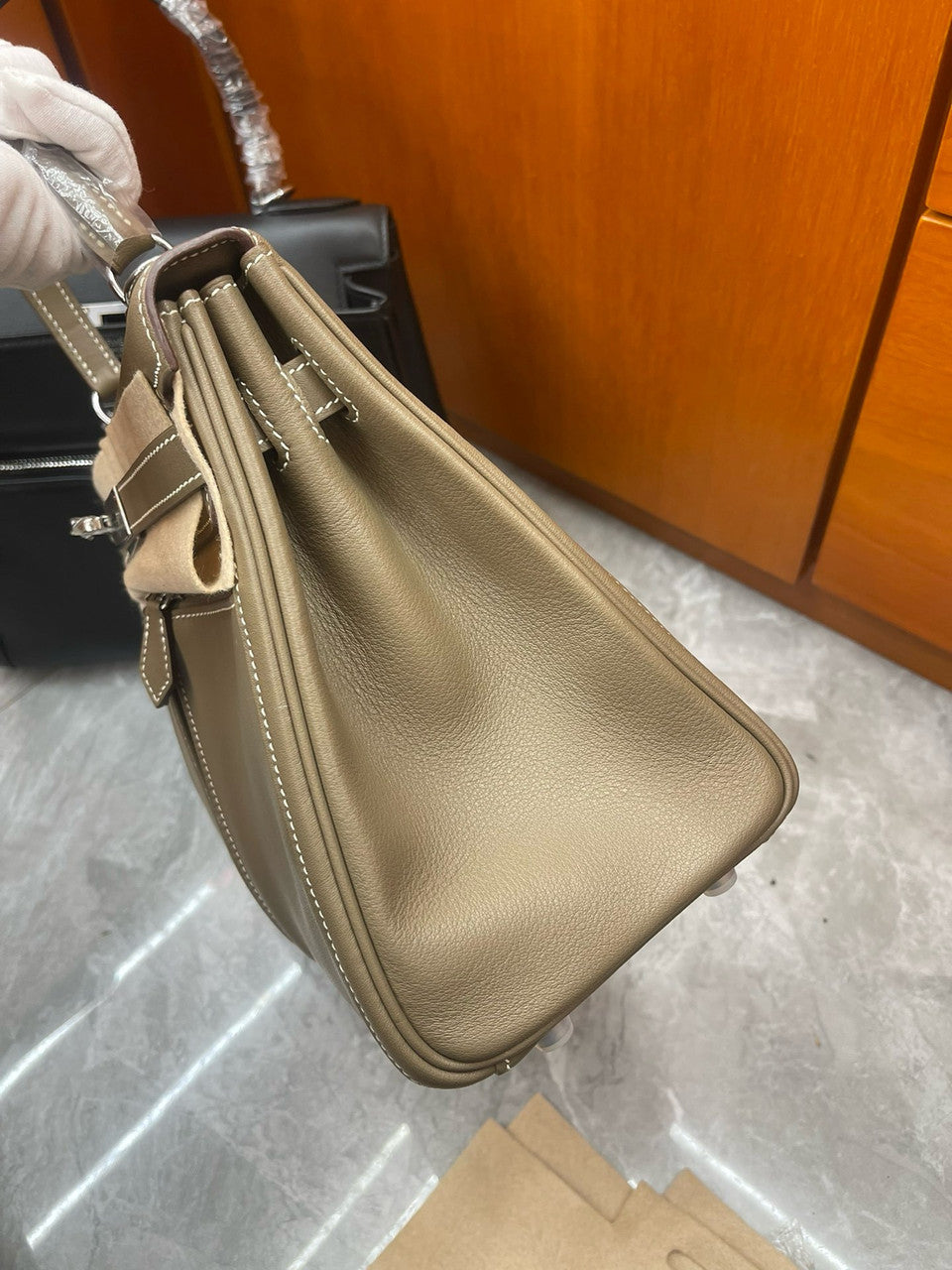 Hermes LIMITED EDITION ETOUPE SWIFT LEATHER LAKIS KELLY 28 WITH PALLADIUM HARDWARE