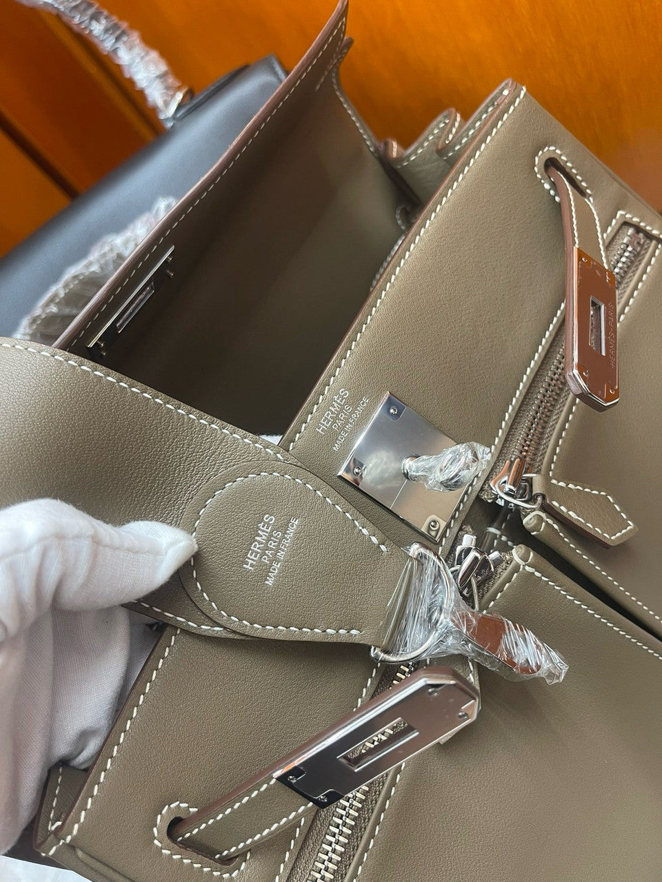 Hermes LIMITED EDITION ETOUPE SWIFT LEATHER LAKIS KELLY 28 WITH PALLADIUM HARDWARE