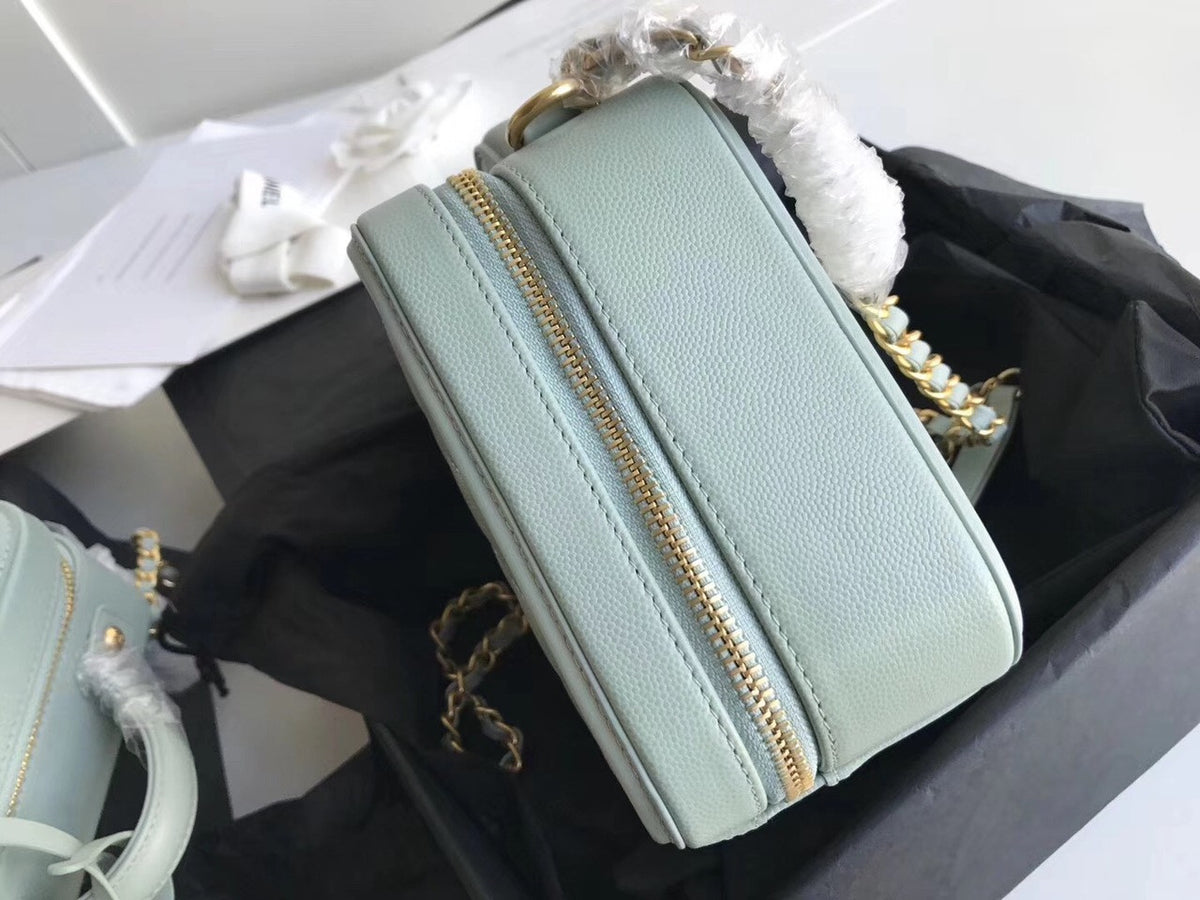 CHANEL Medium Vanity Case Grained Calfskin Mint