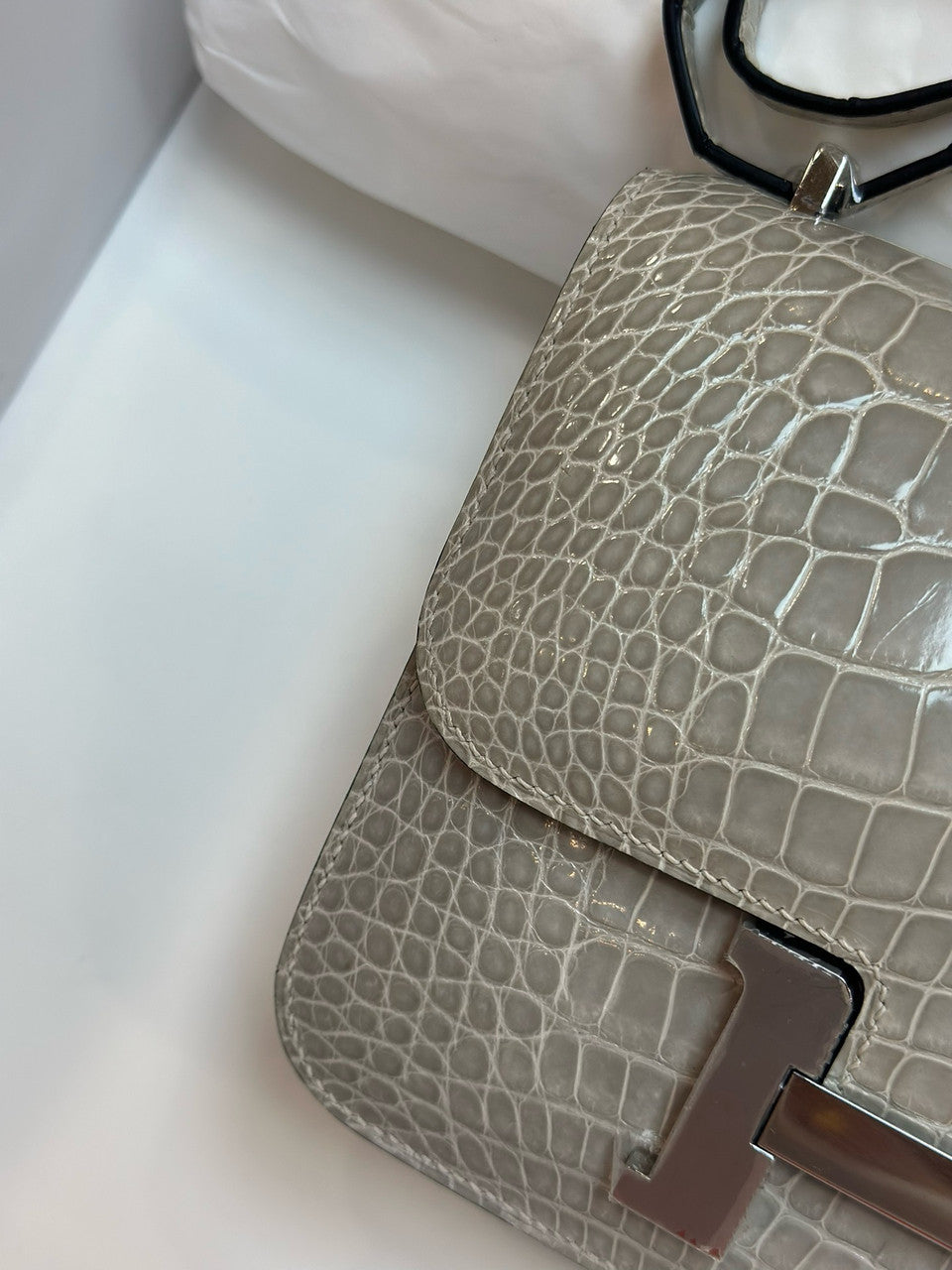 Hermes Gris Tourterelle Crocodile Constance Mini 18/19 Handbag