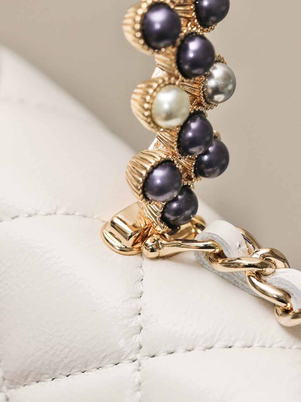 Chanel Imitation Pearls CLUTCH WITH CHAIN SS2024 WHITE
