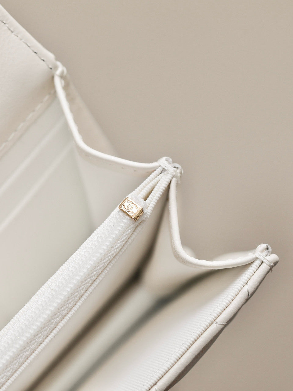 Chanel Imitation Pearls CLUTCH WITH CHAIN SS2024 WHITE