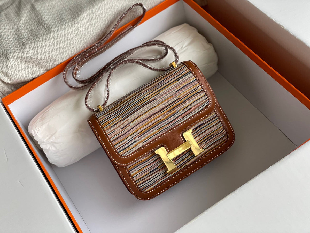 Hermès Gold Vibrato Constance 19cm  Gold GHW