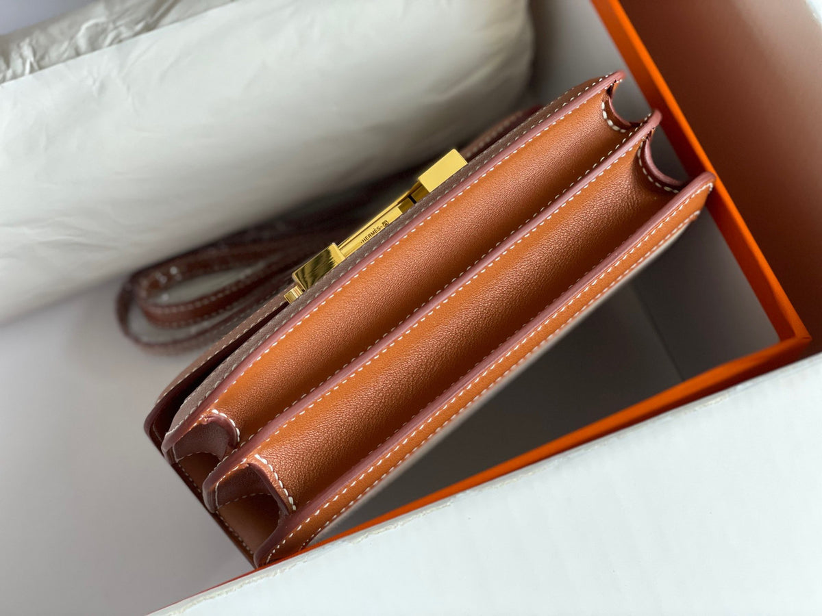 Hermès Gold Vibrato Constance 19cm  Gold GHW