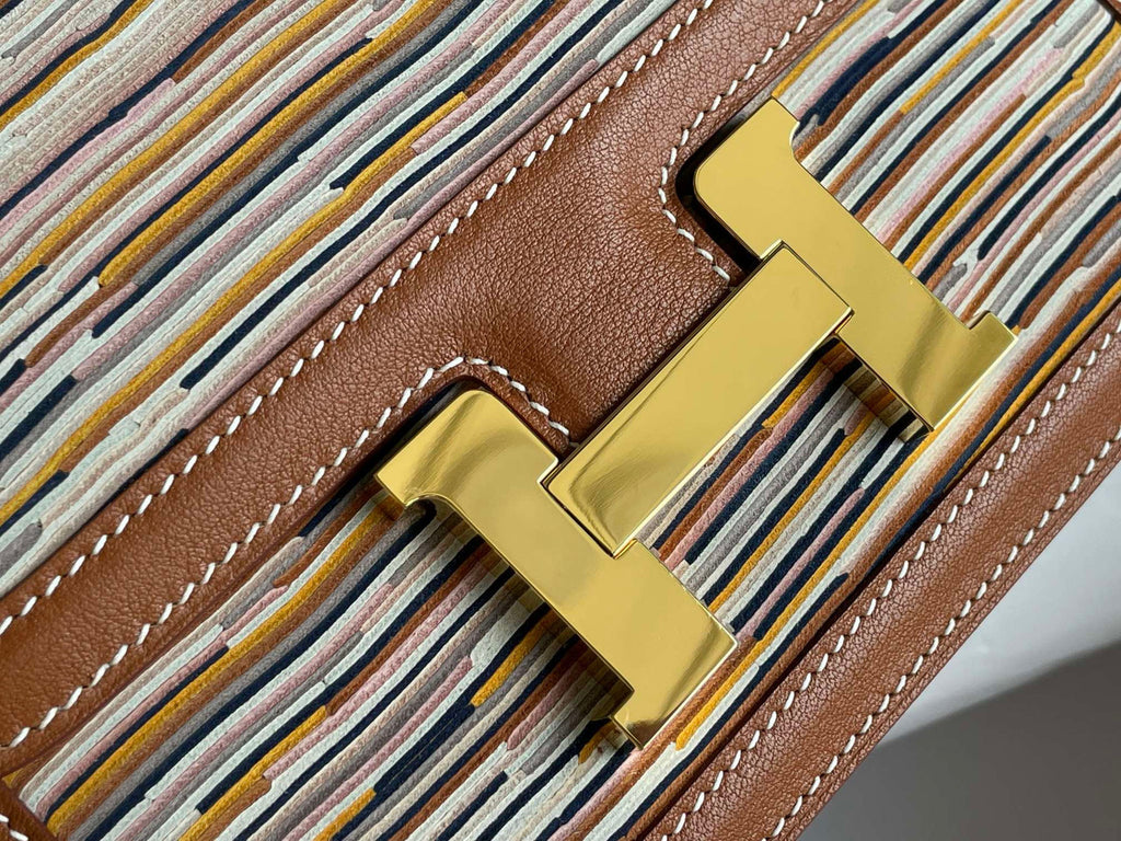 Hermès Gold Vibrato Constance 19cm  Gold GHW
